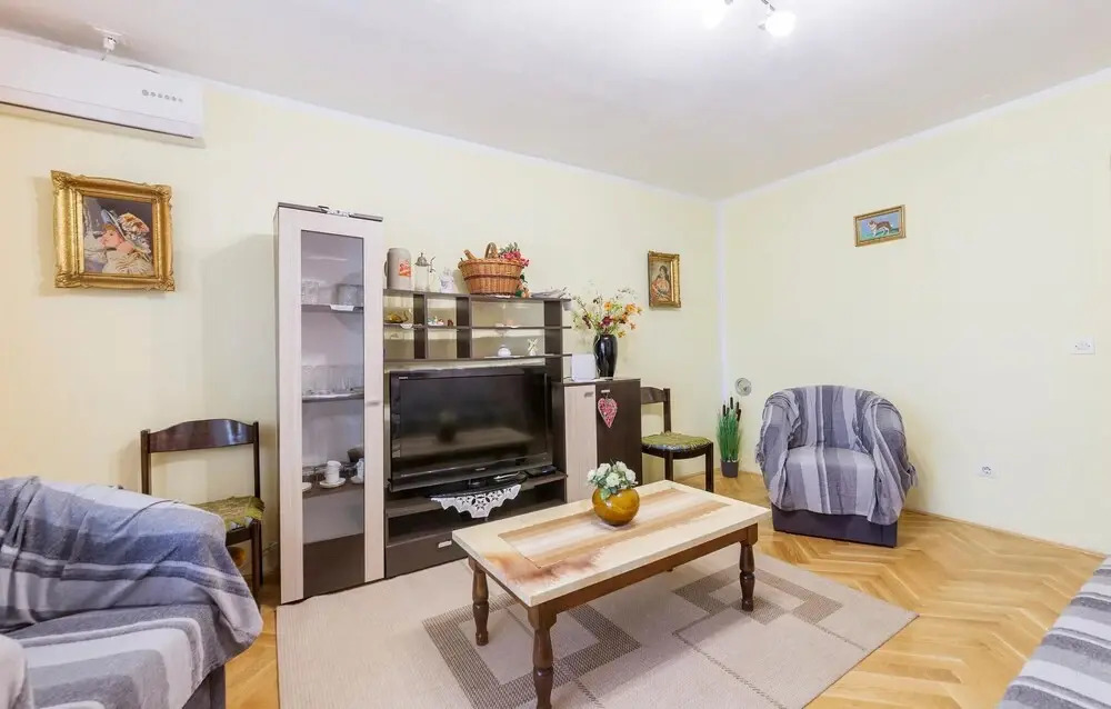 Awesome Home in Pula With Wifi and 2 Bedrooms