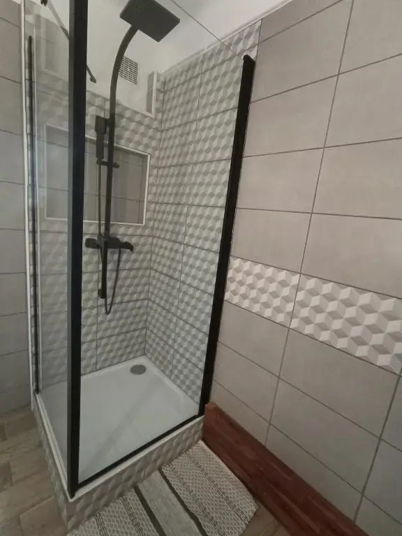 Appartement spacieux en centre ville, 2 chb, terrasse et garage