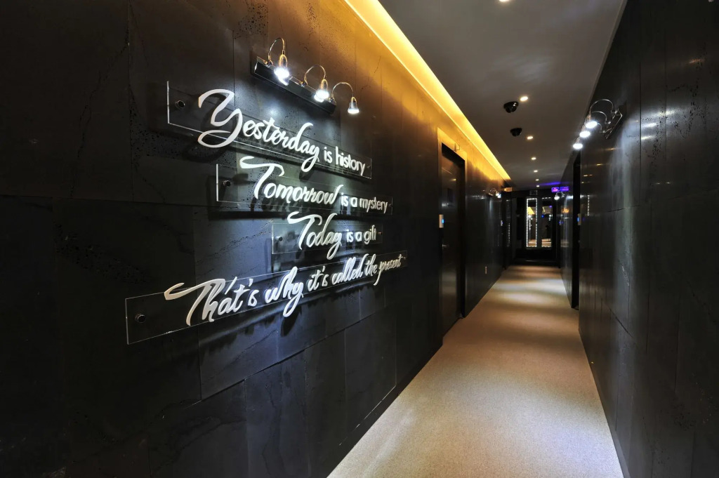 Ytt Hotel