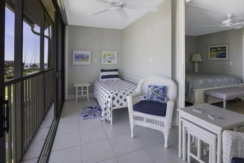 Loggerhead 314 2 Bedroom Condo by RedAwning
