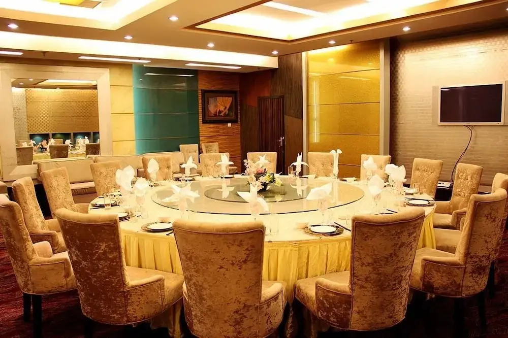 Excemon Xinjiang Yilite Hotel