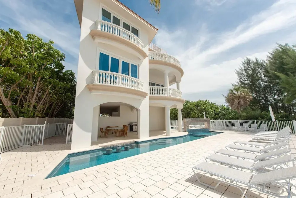Anna Maria Grand Beach House Apartment 9
