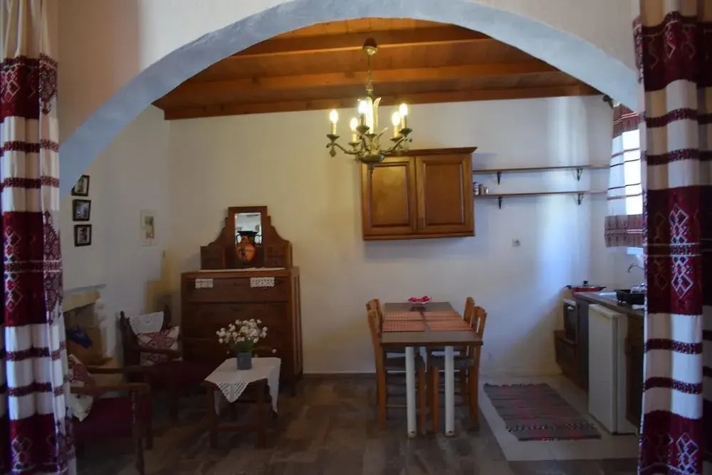 Eirini's Stone House