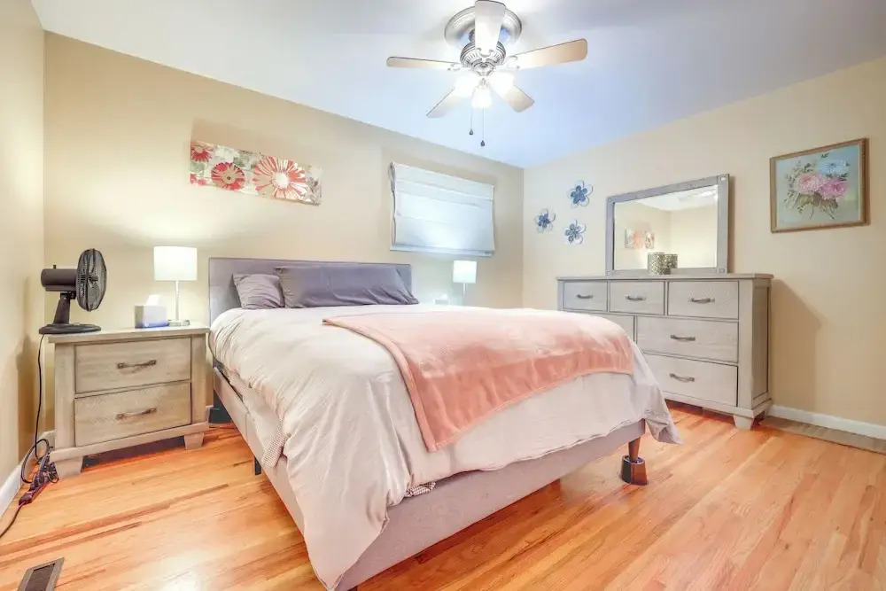 8 Mi to Lake Bowdoin: Pet-friendly Family Home!