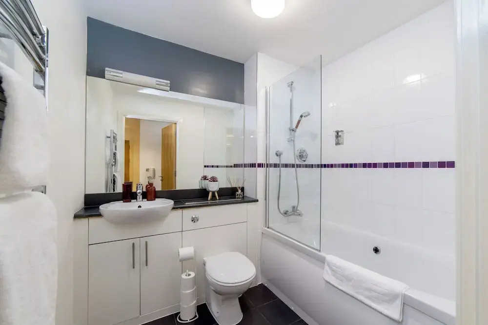 1 Bed Apartment Near Broad St, B1, Sleeps 3 People
