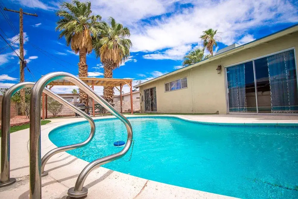 Happy Bridge To Vegas Sleeps 12 Pool