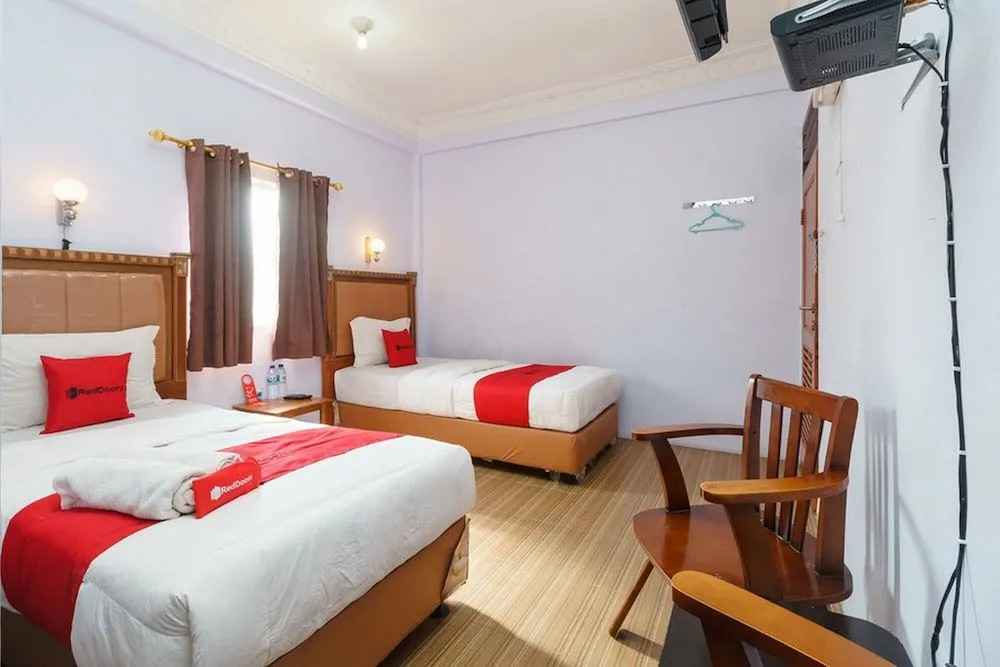 RedDoorz at Sedayu 1 Parapat