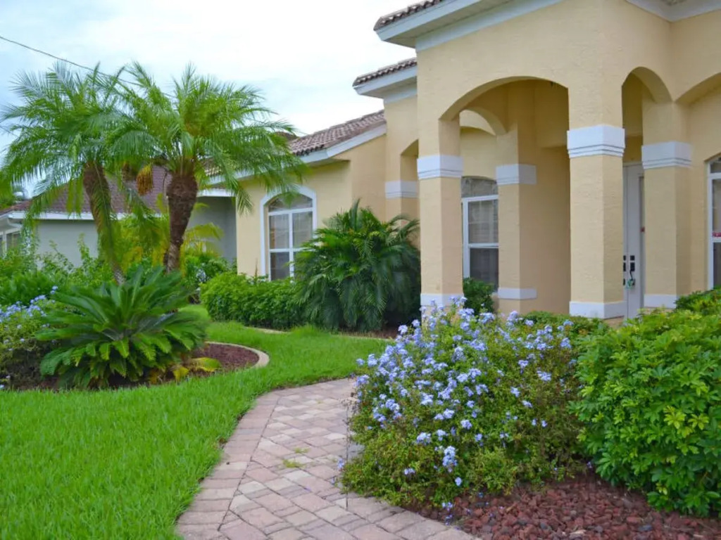 Sunny Villa