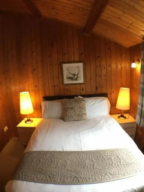 Snowdrop 10-Hot Tub-Woodlandlodges-St Clears-Pembrokeshire
