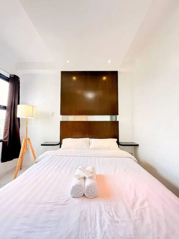 Malate Bayview Mansion city view