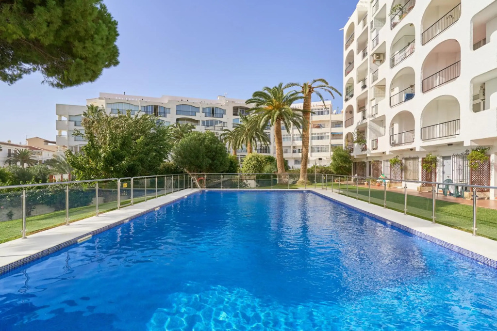2 Bedrooms 2 Bath
