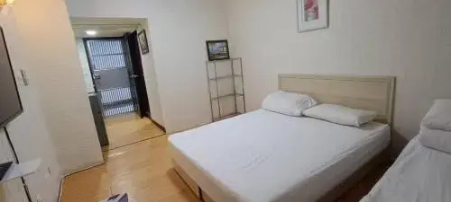 EZ Stay Hotel