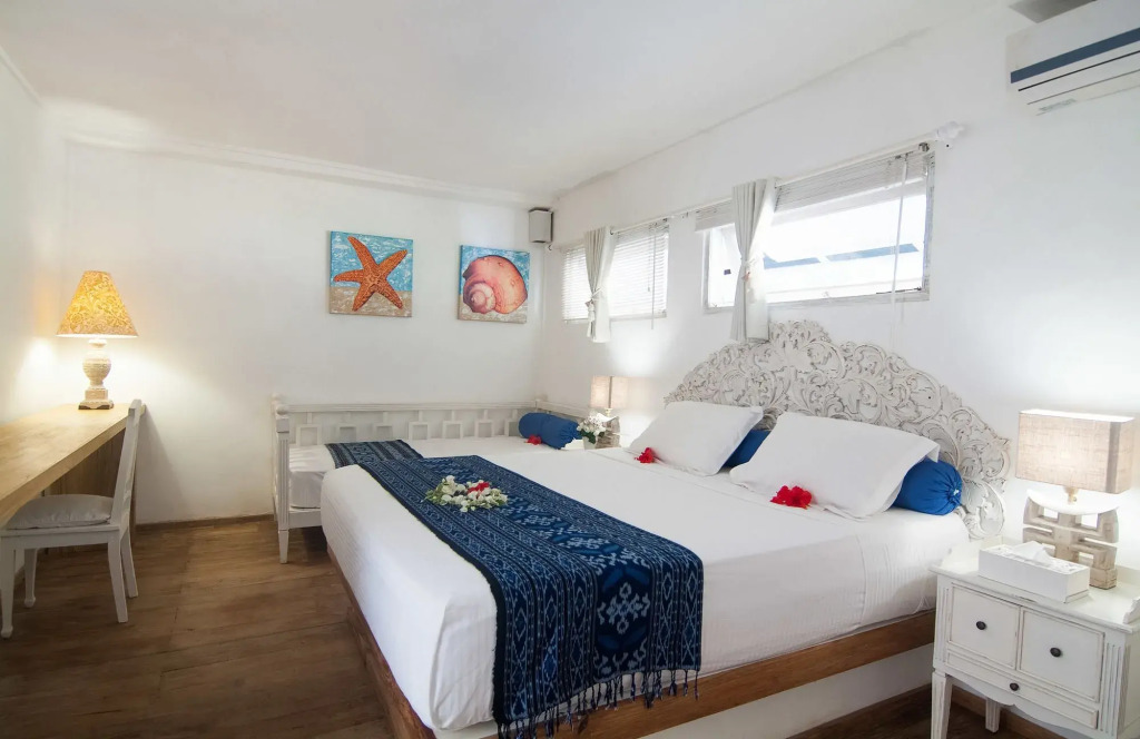 Coral Flora Villa Beach Front