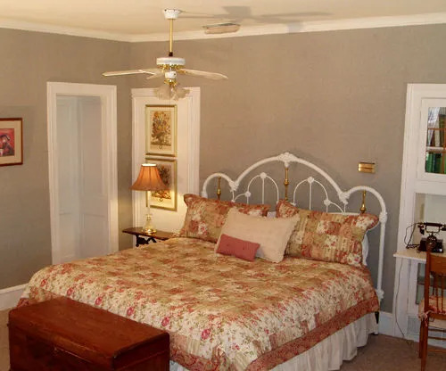 Green Gate Village Inn