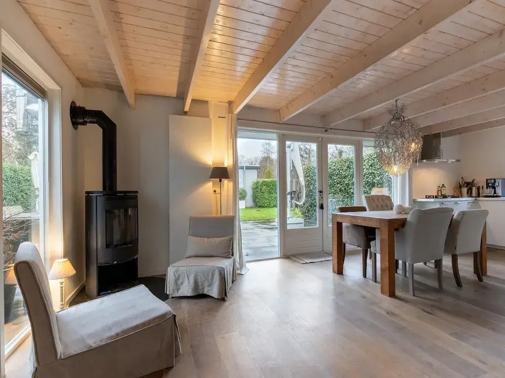 Cozy Vacation Home Near the sea