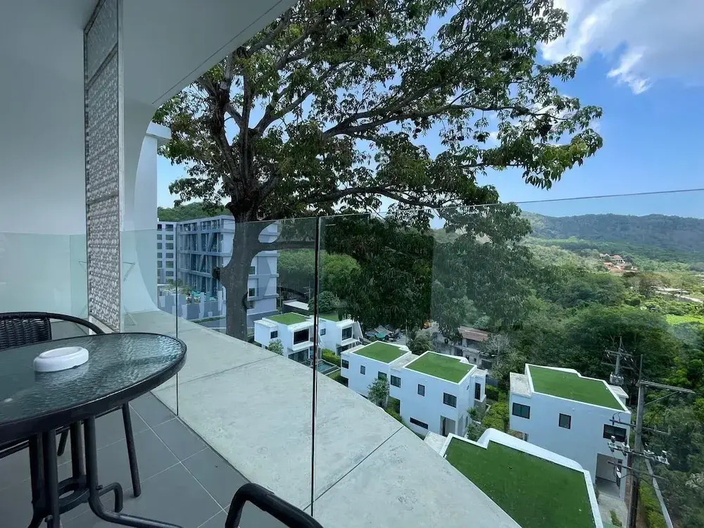 Mountainview Apartment in Naiharn