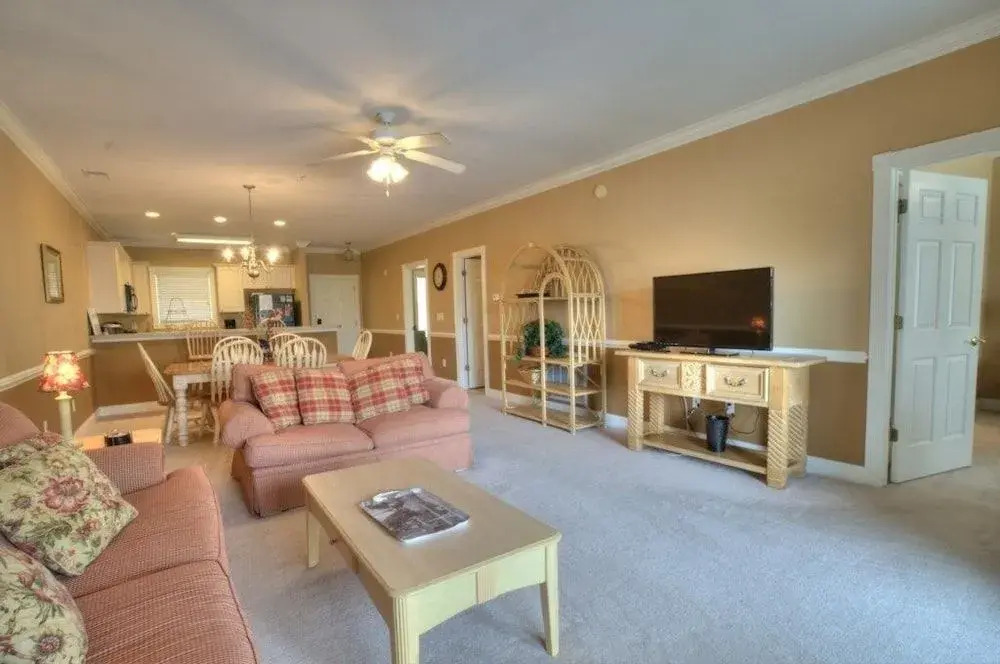 Magnolia Pointe 203 4821 2 Br condo by RedAwning