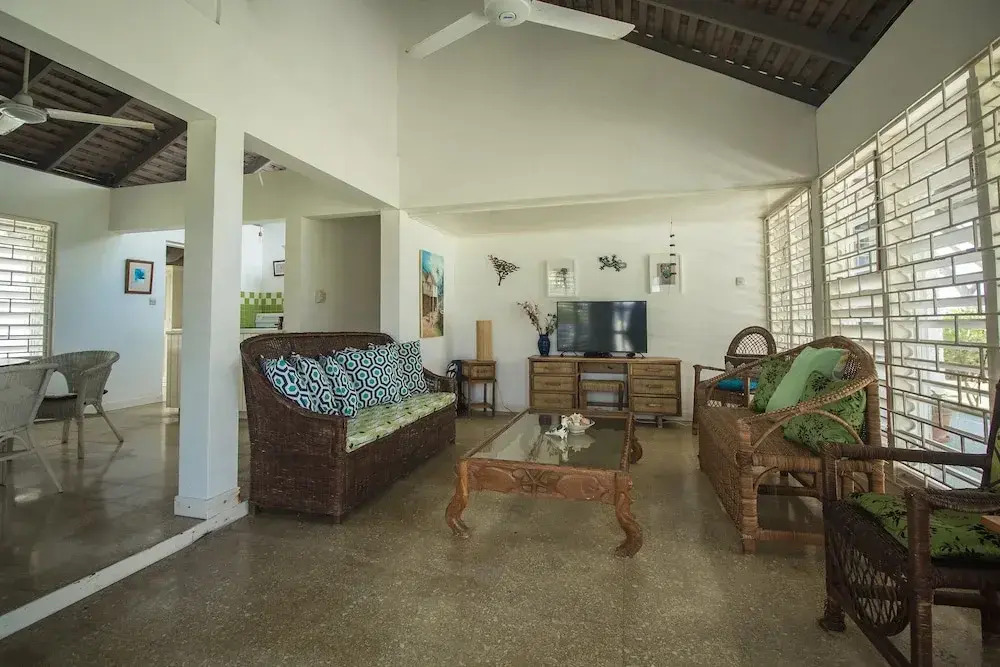Island Breeze Beach Villa