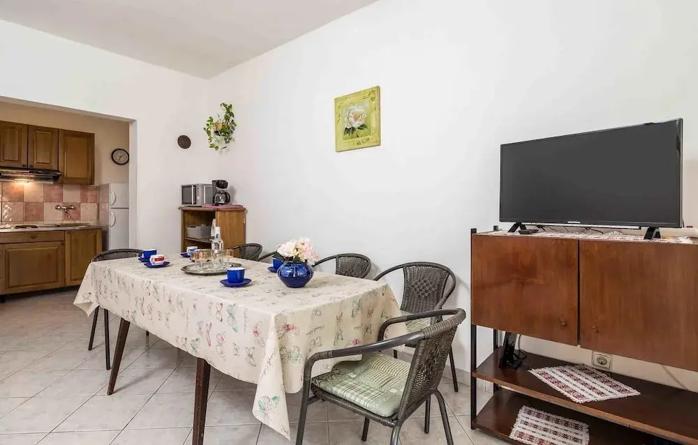 Awesome Apartment in Pag With 3 Bedrooms