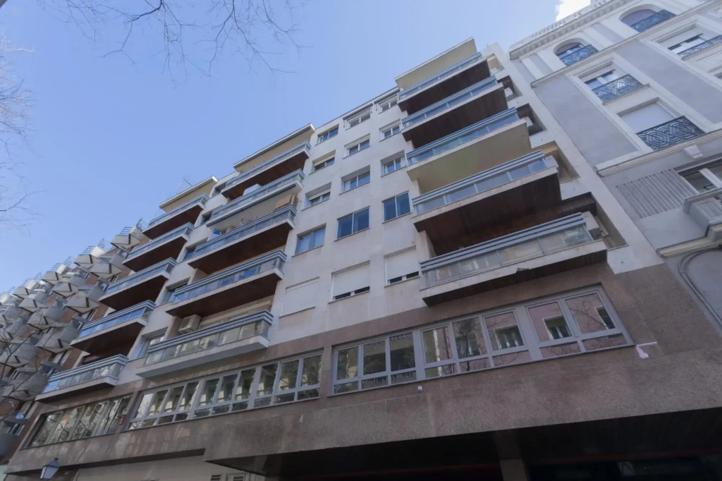 Luxury II in Madrid with 2 bedrooms and 2 bathrooms
