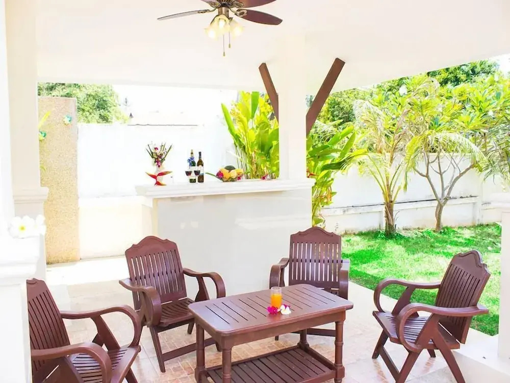 Baan Dorkbua Villa