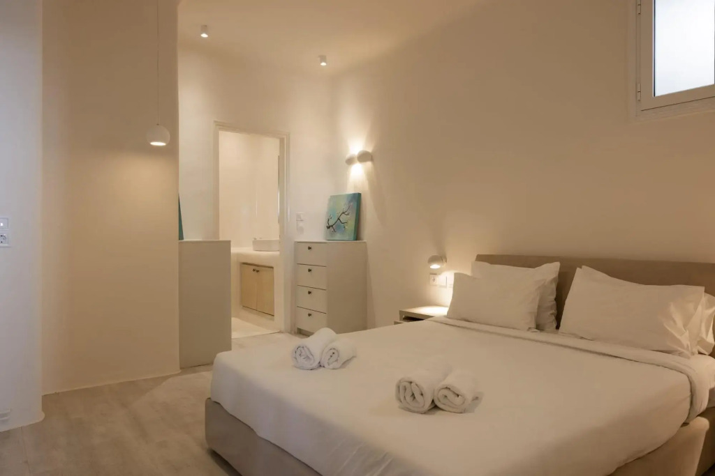 Luxury Apartment with Swimming Pool 2B
