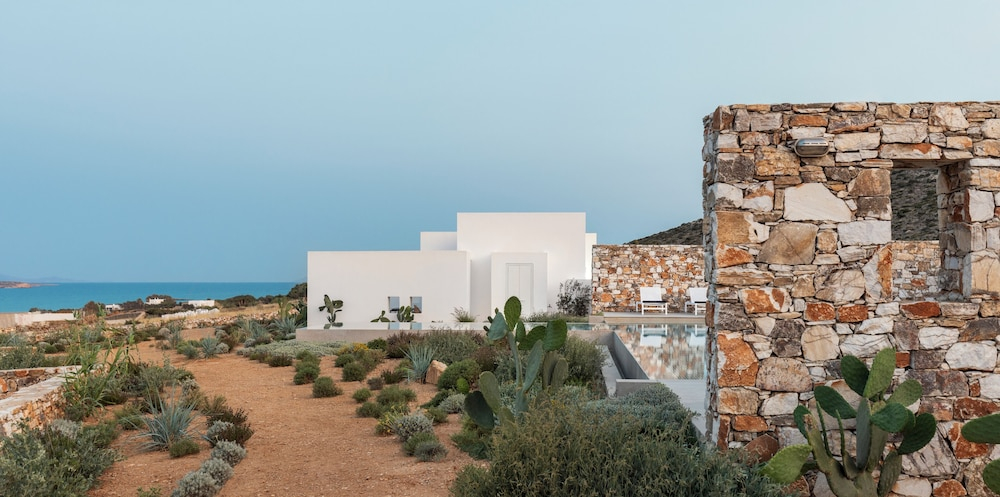 TWWO Antiparos