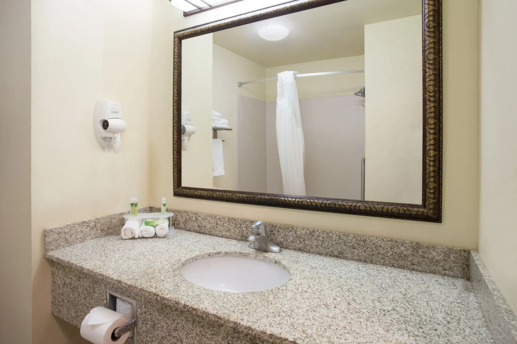 Holiday Inn Express Hotel & Suites Las Vegas NM by IHG