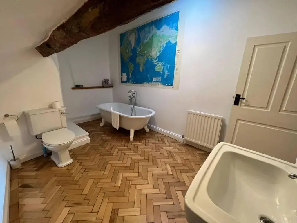 House - Sleeps 10 Pet friendly & Parking