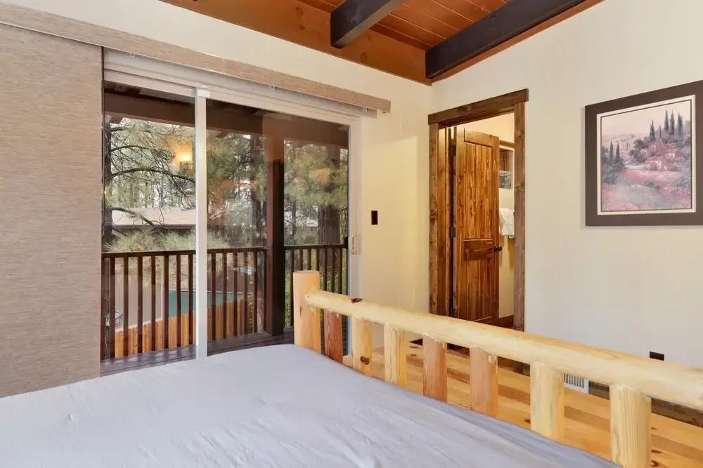 2080-eagle Point Lodge 4 Bedroom Home by RedAwning