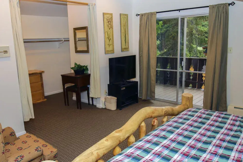 Fawn Valley Inn: 228
