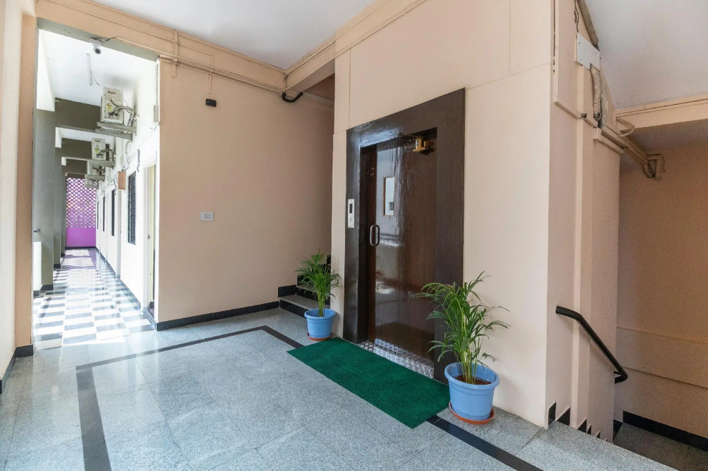 OYO Flagship 71828 HOTEL GURU