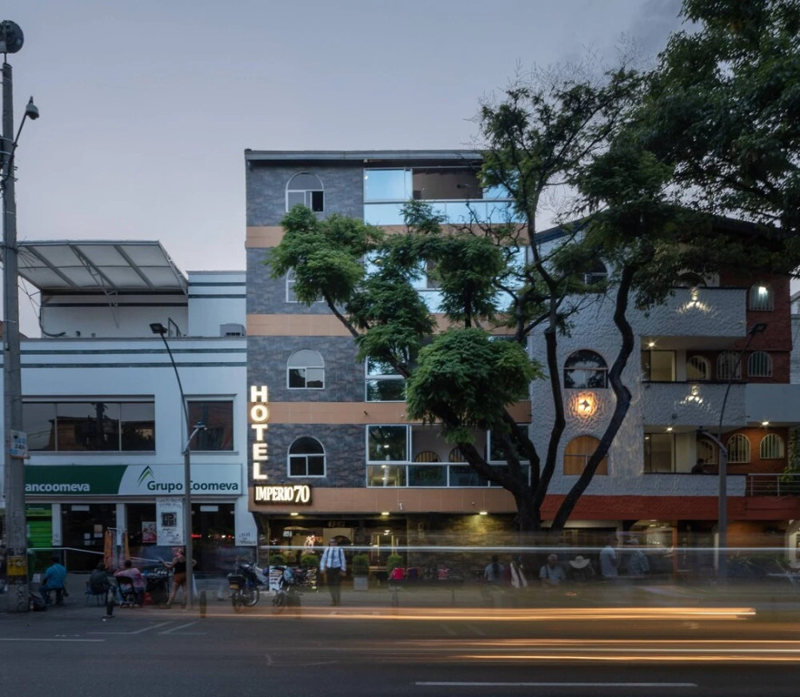 Hotel Imperio 70 by Ayenda Rooms