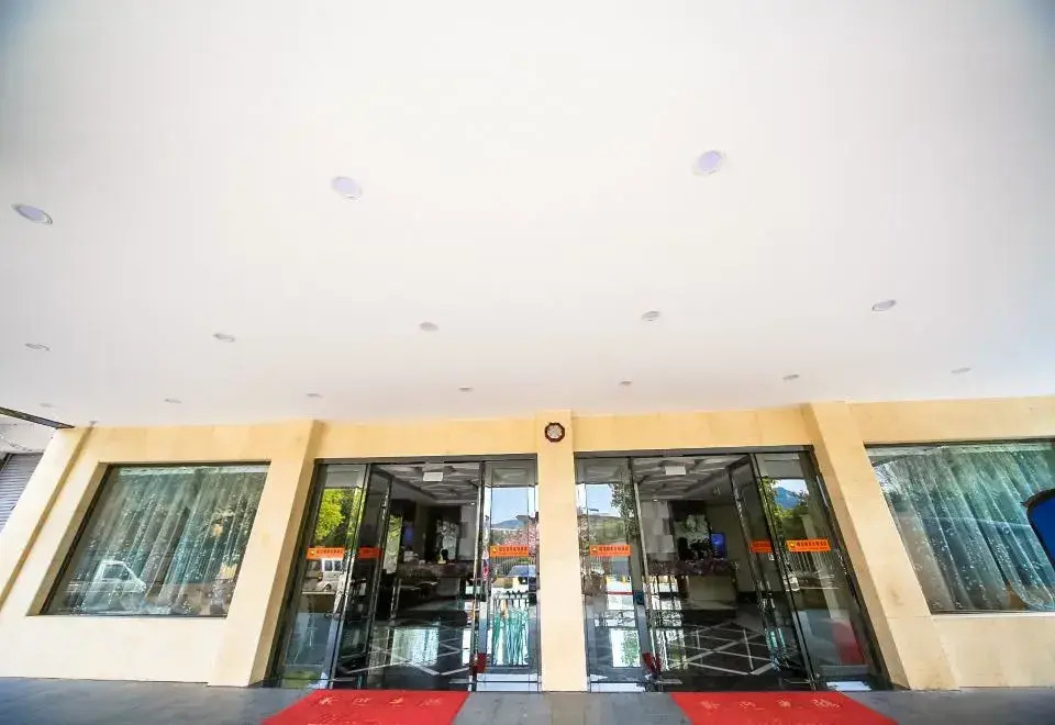 Durian Candy Hotel (Zhuji Diankou Town Passenger Station)