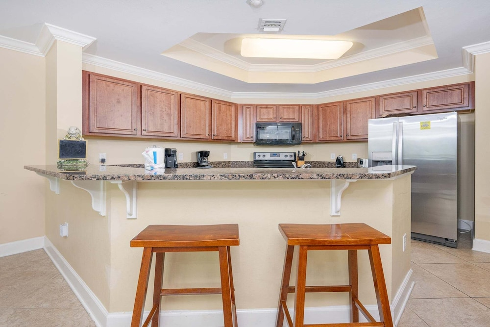 The Oasis 1203 Formerly Phoenix West Ii 1203 3 Bedroom Condo