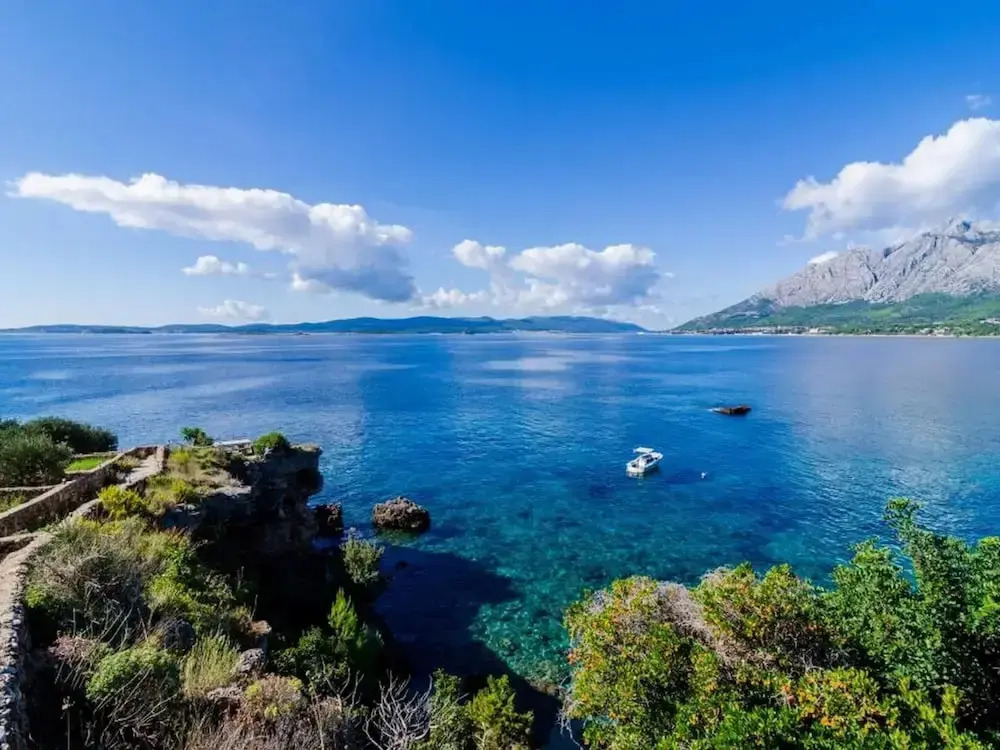 Villa Sea Edge - Three Bedroom Villa with Sea View