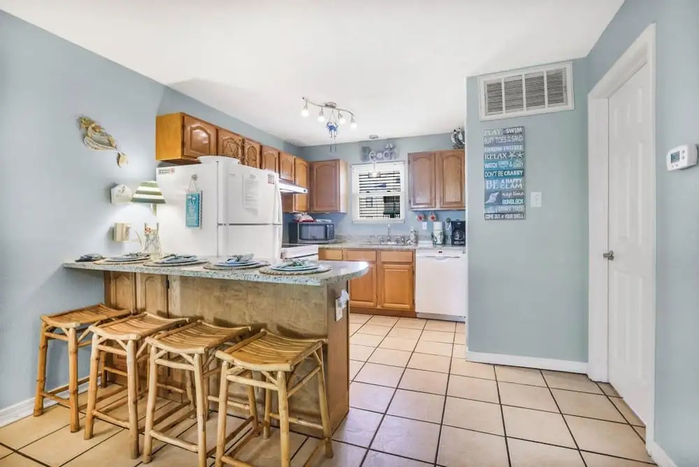 Sunrise Village 215- 2BR 1BA gulf front sleep 6