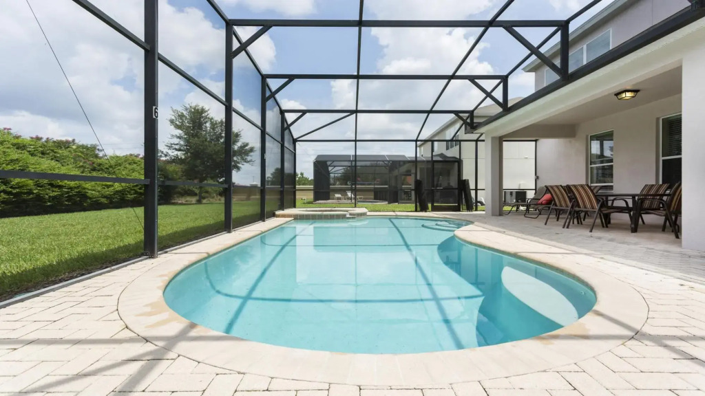 Spacious 6BR Villa with Pool SPA 3 Miles to Disney