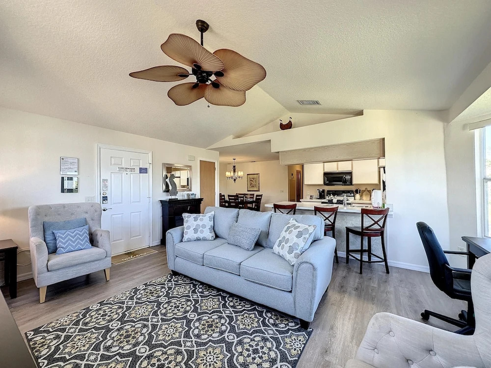 Lovely 3 bed Condo Near Disney Quiet Community