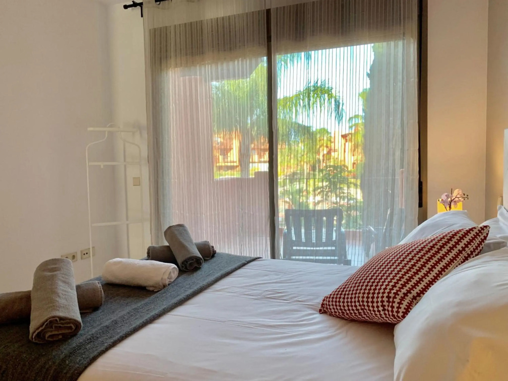 Resort Style 2 Bedroom Apartment near Marbella FREE WIFI & PARKING