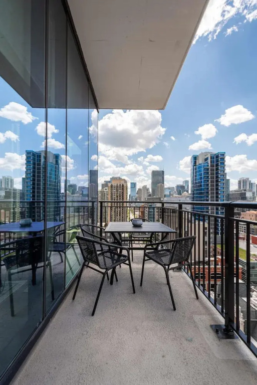 Gold Coast Group Stay 2 Modern 2BR Apartments