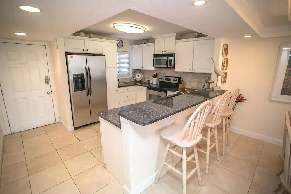 SEA Haven 515 [2/2] Free Activities! & Oceanfront Wifi Pool