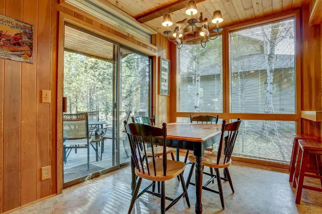 22 Rogue-AC-Hot Tub-4BR/3.5BA