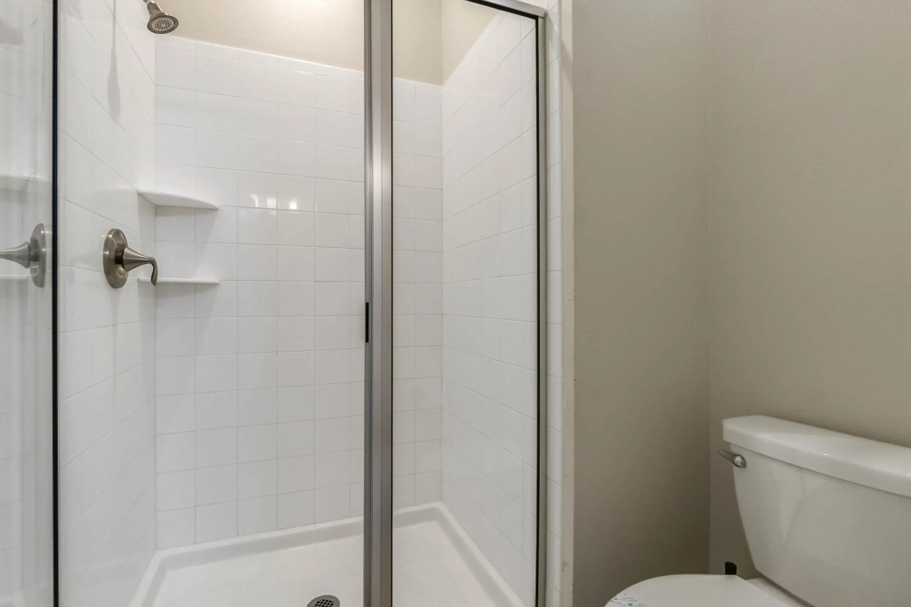 5 Bedrooms 4 Bathrooms Storey Lake 4921 Wa