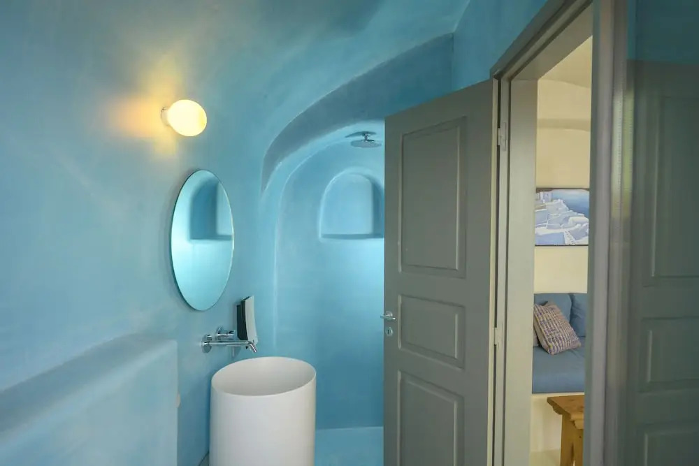 Oia Waves Cave Houses
