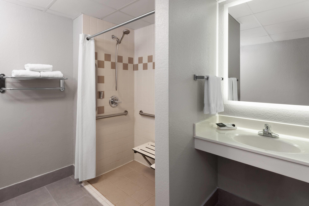 AmericInn by Wyndham Appleton North/Little Chute