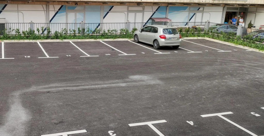 Spacious Modern New 48 m2 flat + free parking