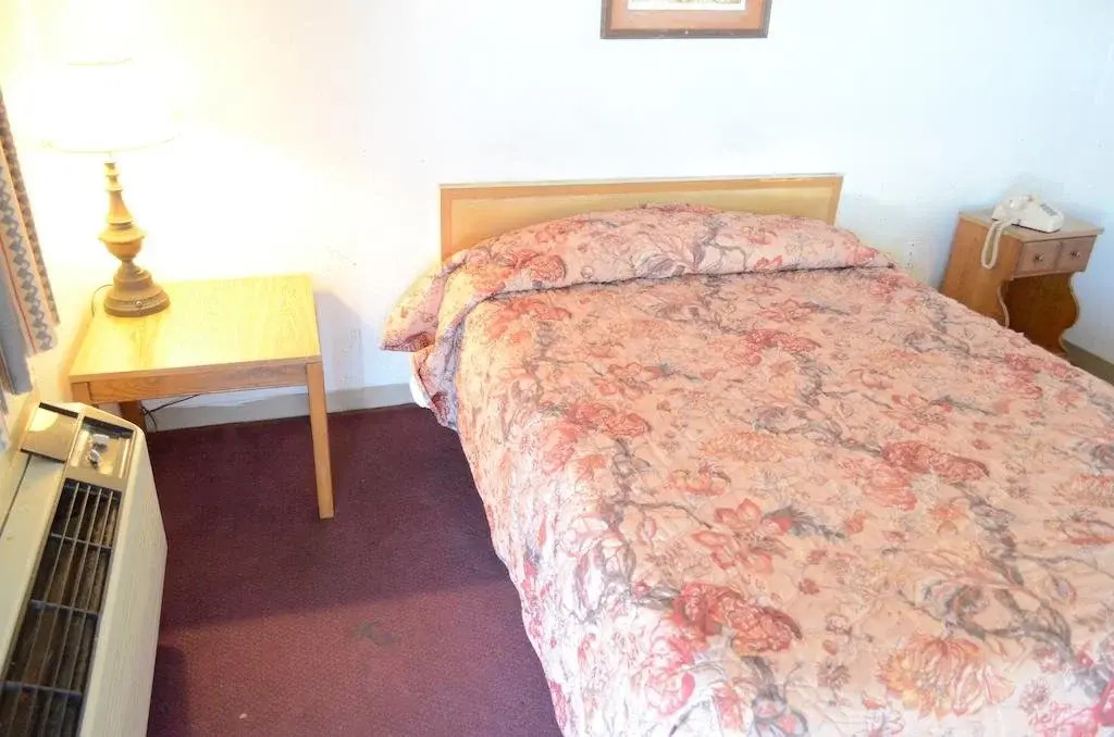 C & M Motel