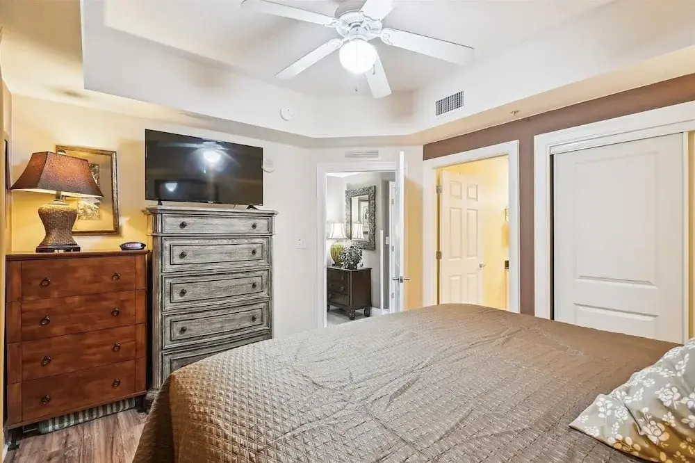 Calypso 1207 West 1 Bedroom Home by RedAwning