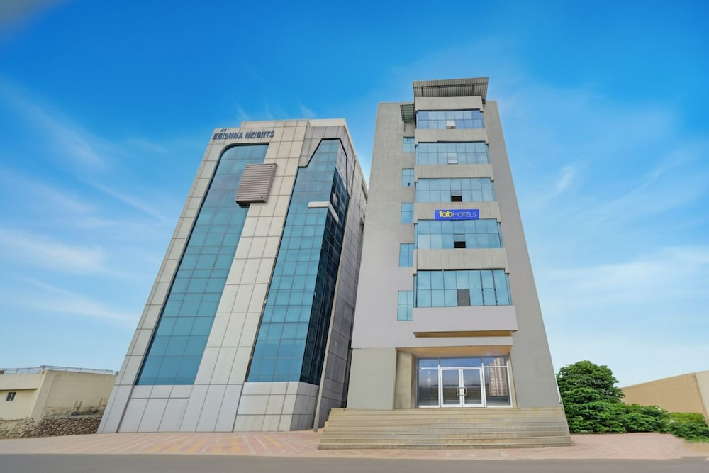 Fabhotel Eyries The Business